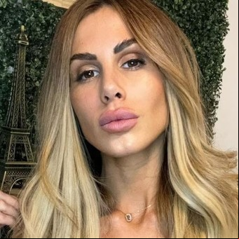 Escándalo en Paraguay: acusan por un robo de ropa a una modelo uruguaya que es pareja de un exfutbolista de Newell's, pero ella niega todo