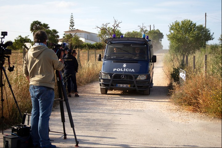 La policía portuguesa llega al lugar. Foto: AP