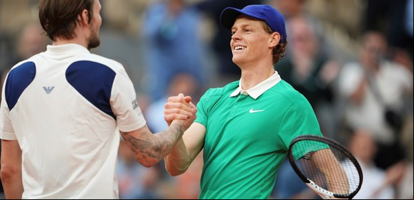 Jannik Sinner arrolla a Bublik en Roland Garros y se mete en semifinales: lleva 19 triunfos seguidos en Grand Slams y espera rival entre Djokovic y Zverev