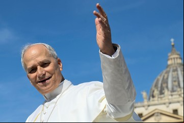 El Papa León XIV habló con Vladimir Putin y le pidió "un gesto que favorezca la paz" en Ucrania