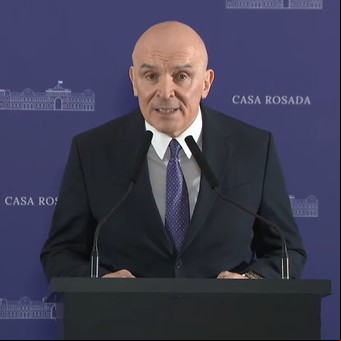 Con tono de campaña y críticas a Kicillof, José Luis Espert encabezó el anuncio del Gobierno sobre el blanqueo virtual