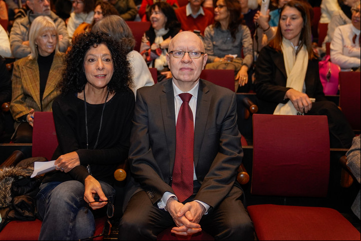 Los premiados por la Academia Leila Guerriero y Jorge Fernández Díaz.