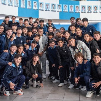 Lautaro Martínez en Buenos Aires: estuvo en el predio Tita de Racing y por la noche en Bombonerita para ver a su hermano en la Liga Nacional de Básquetbol