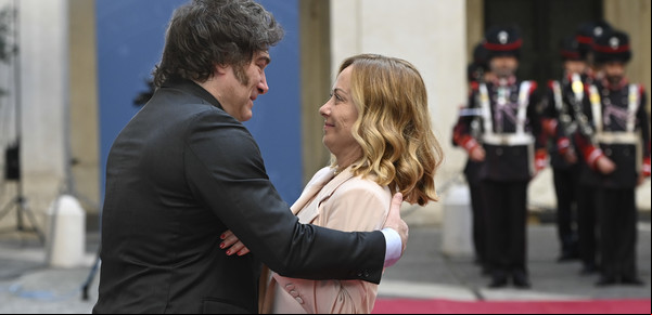 Javier Milei se reunió con Meloni en Roma y mañana se verá con el Papa