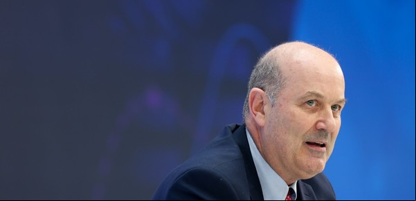 Sturzenegger prepara 13 decretos para ajustar la cartera de Caputo y evalúa cambios en la de Pettovello